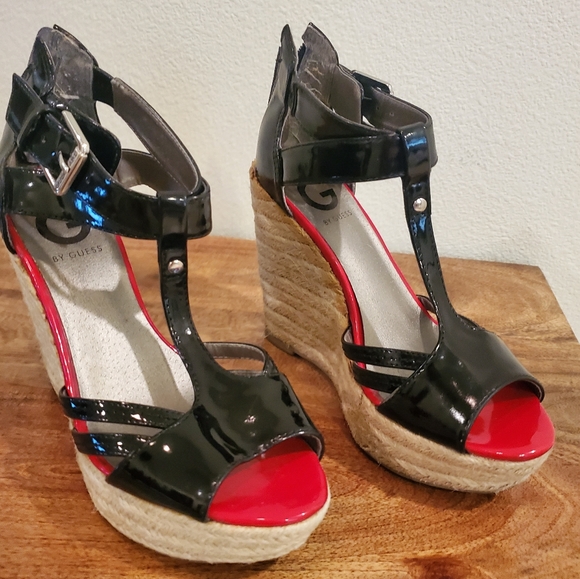 LAST CHANCE ✨️ Patent wedges - Picture 5 of 8